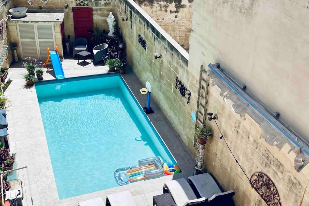 Free Breakfast, Pool, Spacious Aircon Hideaway Apartman Mosta Kültér fotó