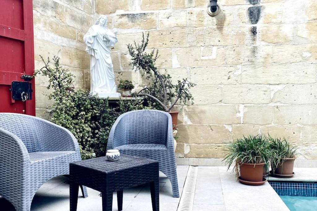 Free Breakfast, Pool, Spacious Aircon Hideaway Apartman Mosta Kültér fotó