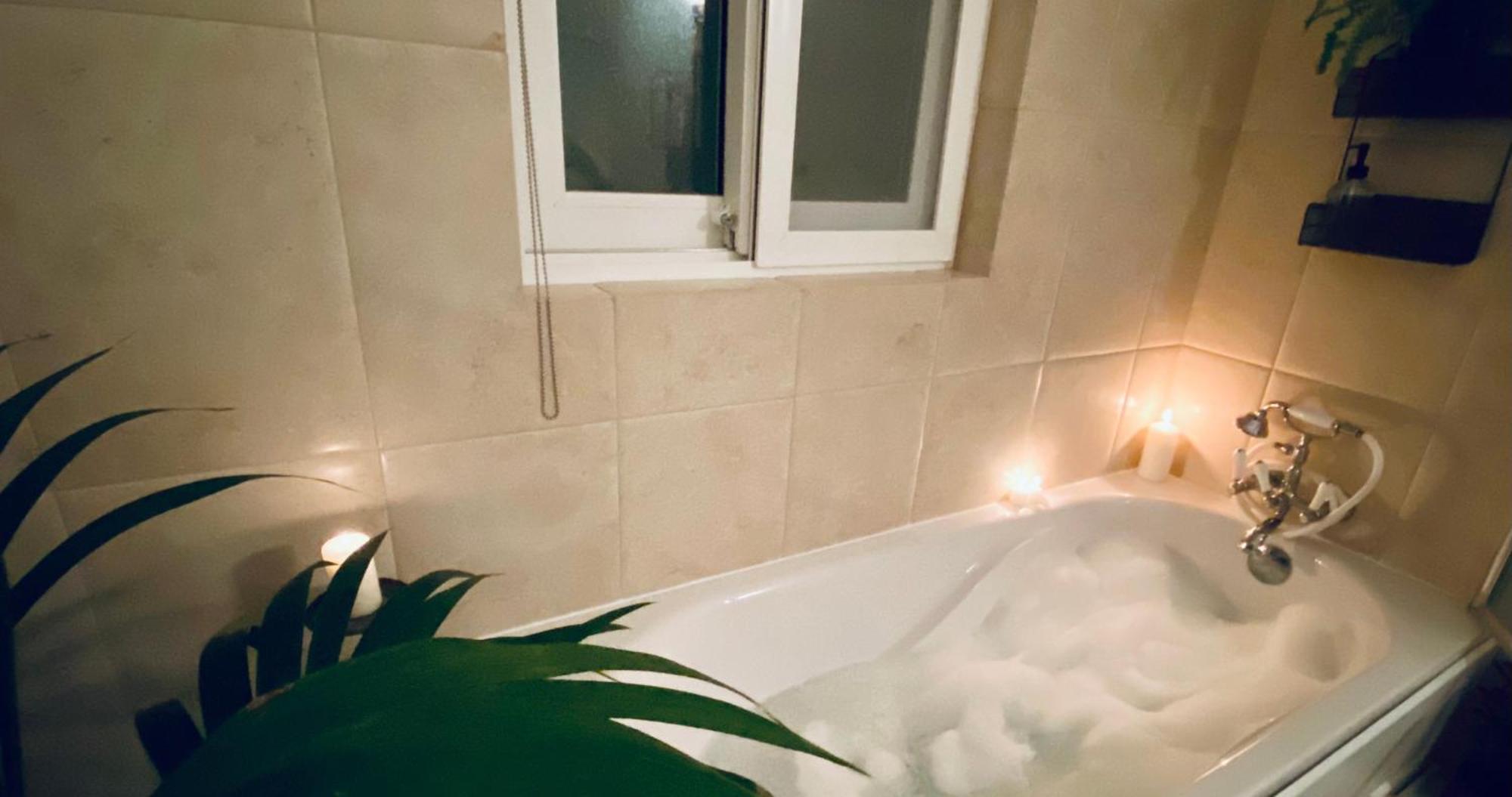 Free Breakfast, Pool, Spacious Aircon Hideaway Apartman Mosta Kültér fotó